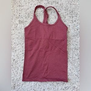 Lululemon racer back top. Gently push worn in great condition. Size 6